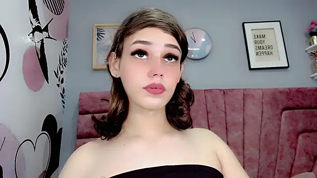 ValeriaAguilar online show from December 17, 2024, 6:20 pm