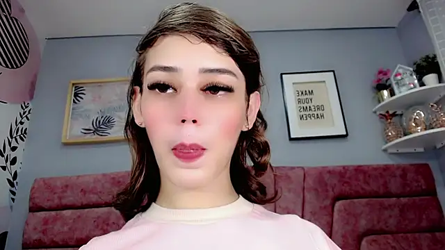 ValeriaAguilar online show from December 18, 2024, 3:22 pm