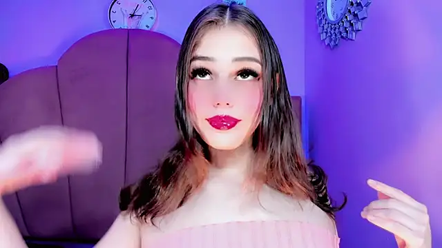 Snapshot of ValeriaAguilar chatting on September 27, 2025, 9:21 pm ValeriaAguilar online show from September 27, 2025, 9:21 pm