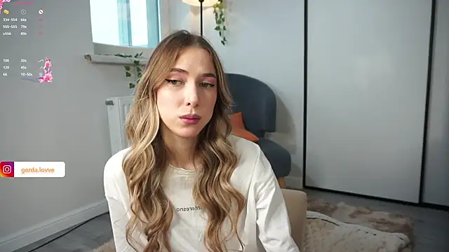 Snapshot of heidas_dream chatting on September 27, 2025, 6:19 am heidas dream online show from September 27, 2025, 6:19 am