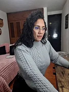 Snapshot of Thaliacooper_ chatting on September 20, 2025, 11:43 pm Thaliacooper online show from September 20, 2025, 11:43 pm