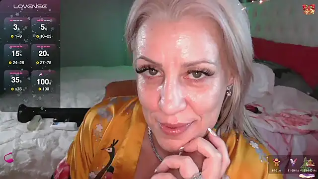 Snapshot of VegasDani chatting on December 20, 2024, 8:17 am VegasDani online show from December 20, 2024, 8:17 am