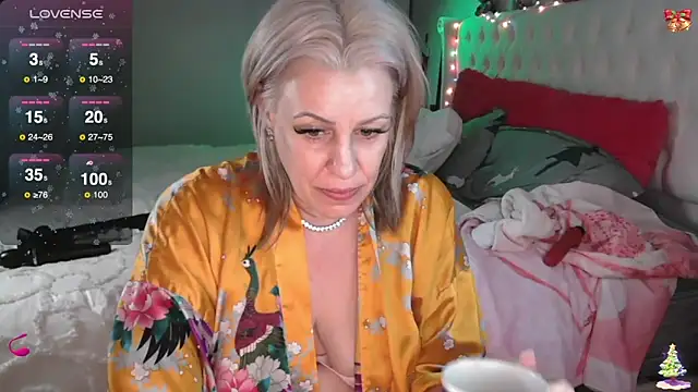 Snapshot of VegasDani chatting on December 20, 2024, 11:21 am VegasDani online show from December 20, 2024, 11:21 am