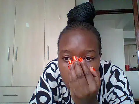 Snapshot of Oliviia_ chatting on October 14, 2025, 5:52 am Oliviia online show from October 14, 2025, 5:52 am