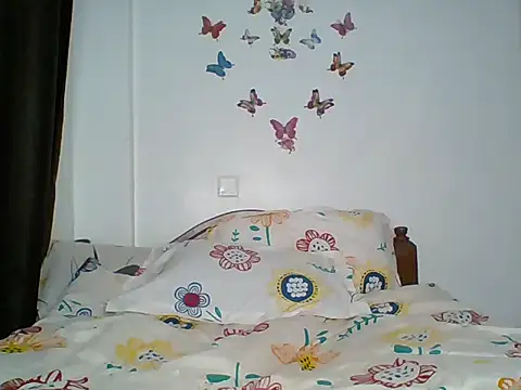 Snapshot of Oliviia_ chatting on October 16, 2025, 12:19 am Oliviia online show from October 16, 2025, 12:19 am