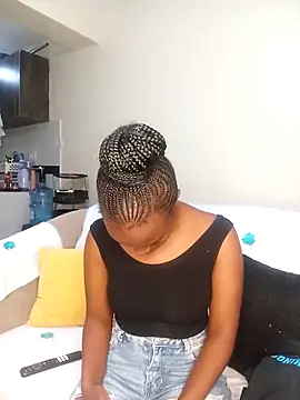 Snapshot of Oliviia_ chatting on October 13, 2025, 9:44 am Oliviia online show from October 13, 2025, 9:44 am