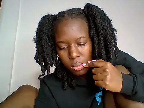 Snapshot of Oliviia_ chatting on September 18, 2025, 7:50 pm Oliviia online show from September 18, 2025, 7:50 pm