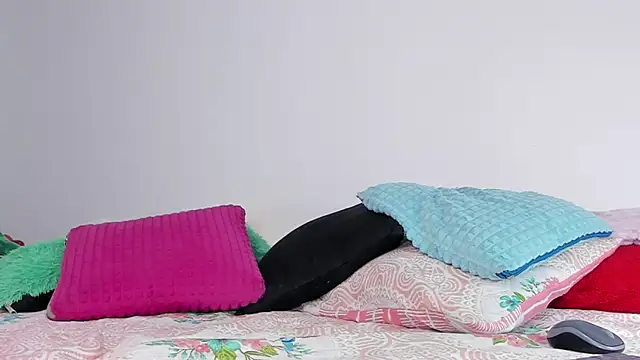 msschloee  online show from February 23, 2025, 10:20 pm