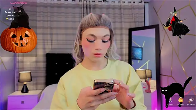 Megan Do Santos online show from October 25, 2025, 3:23 pm