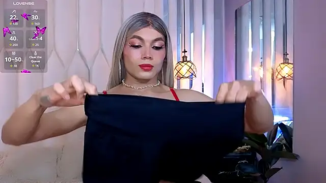 Megan Do Santos online show from April 11, 2026, 8:23 pm