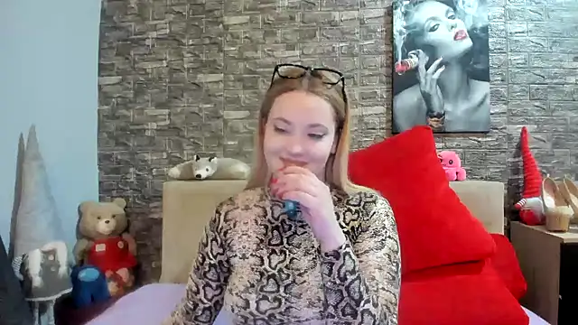 kalindahot online show from February 25, 2025, 7:27 pm