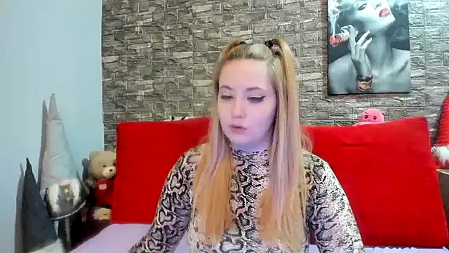 kalindahot online show from March 4, 2025, 1:12 am