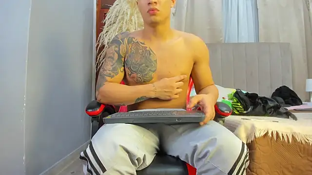 Snapshot of angel_adamx chatting on October 17, 2025, 3:10 am angel adamx online show from October 17, 2025, 3:10 am