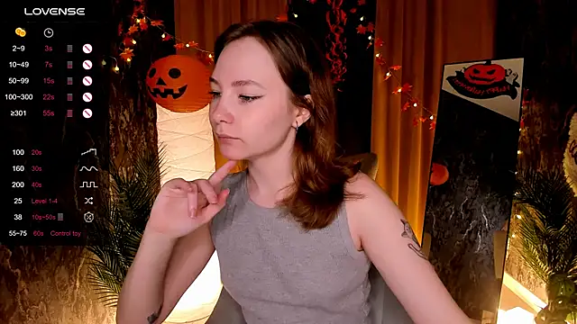 Snapshot of LanaBlu_ chatting on October 23, 2025, 2:21 am LanaBlu  online show from October 23, 2025, 2:21 am