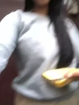 bellinii07 online show from January 11, 2025, 10:07 pm