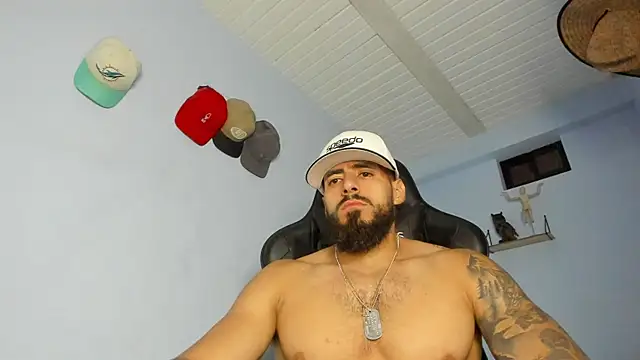 Snapshot of _Poseidon1_ chatting on October 10, 2025, 4:35 am  Poseidon1  online show from October 10, 2025, 4:35 am