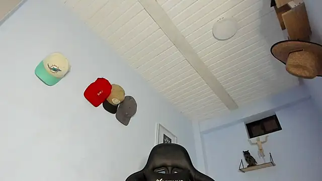 Snapshot of _Poseidon1_ chatting on November 1, 2025, 4:41 am  Poseidon1  online show from November 1, 2025, 4:41 am