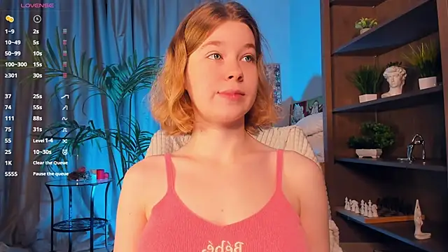 PollyHathor online show from September 12, 2025, 9:58 pm