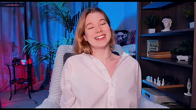 PollyHathor online show from March 20, 2025, 9:24 pm