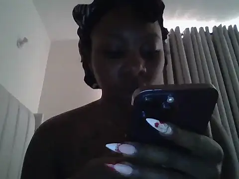 Queen loveer online show from February 18, 2026, 11:39 am
