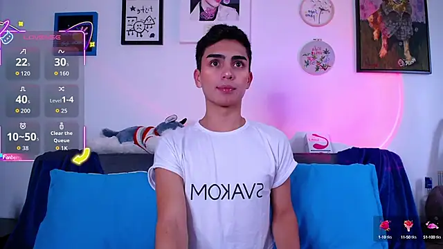 Snapshot of OwenBluee chatting on September 27, 2025, 9:43 pm OwenBluee online show from September 27, 2025, 9:43 pm