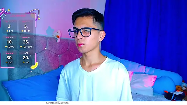 Snapshot of OwenBluee chatting on October 14, 2025, 7:42 am OwenBluee online show from October 14, 2025, 7:42 am