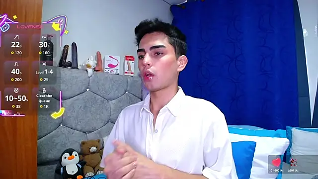 Snapshot of OwenBluee chatting on September 30, 2025, 7:31 pm OwenBluee online show from September 30, 2025, 7:31 pm