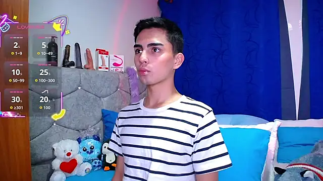 Snapshot of OwenBluee chatting on September 23, 2025, 10:39 pm OwenBluee online show from September 23, 2025, 10:39 pm