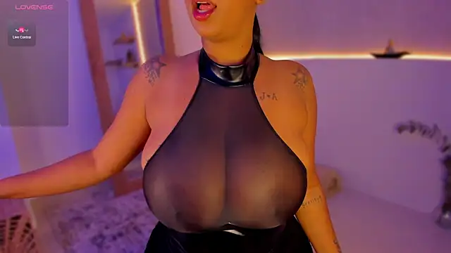 anahi ryan  online show from January 29, 2025, 3:58 pm