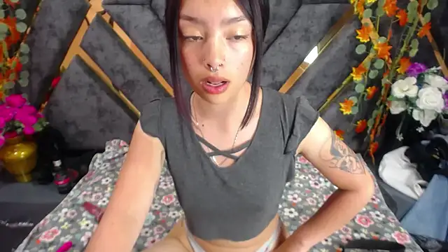 Sofia Mirandaa18 online show from January 30, 2025, 4:34 pm