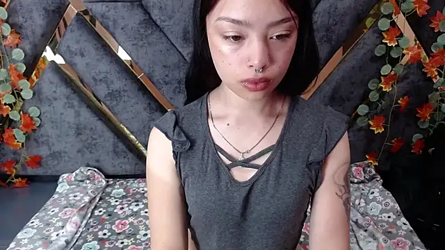 Sofia Mirandaa18 online show from February 17, 2025, 1:22 pm