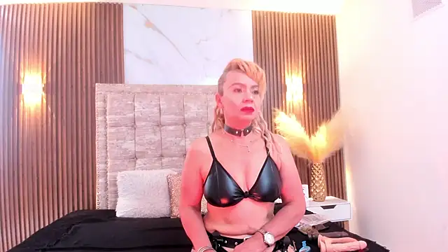 AnastasiaTaylor  online show from November 11, 2025, 8:03 pm