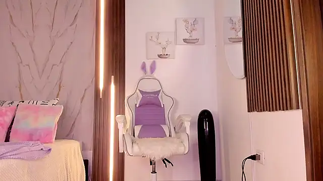 mia six66 online show from November 9, 2025, 11:58 am