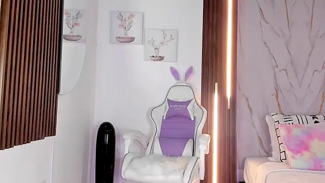 mia six66 online show from November 23, 2025, 11:53 am