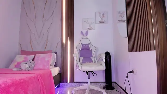 Snapshot of mia_six66 chatting on October 7, 2025, 11:33 am mia six66 online show from October 7, 2025, 11:33 am