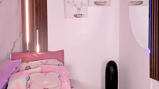 mia six66 online show from March 21, 2026, 12:09 pm