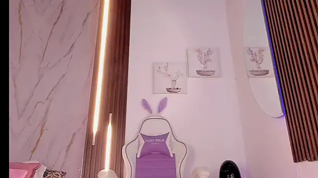 Snapshot of mia_six66 chatting on September 12, 2025, 11:32 am mia six66 online show from September 12, 2025, 11:32 am