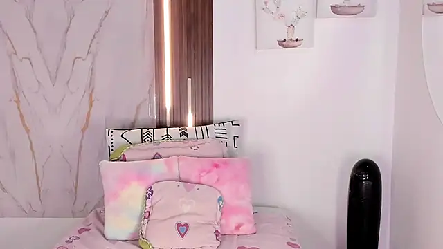 mia six66 online show from March 11, 2026, 12:10 pm