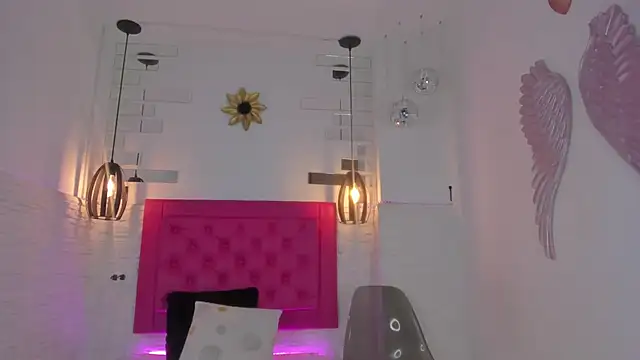 Snapshot of mia_six66 chatting on February 27, 2025, 11:28 am mia six66 online show from February 27, 2025, 11:28 am