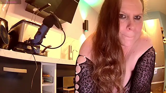 Endrocleia online show from September 29, 2025, 9:53 pm