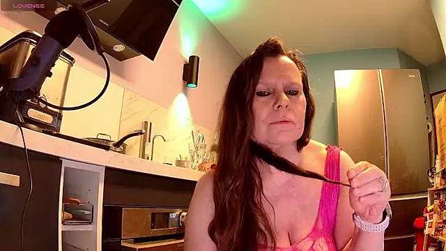 Endrocleia online show from February 4, 2026, 12:38 am