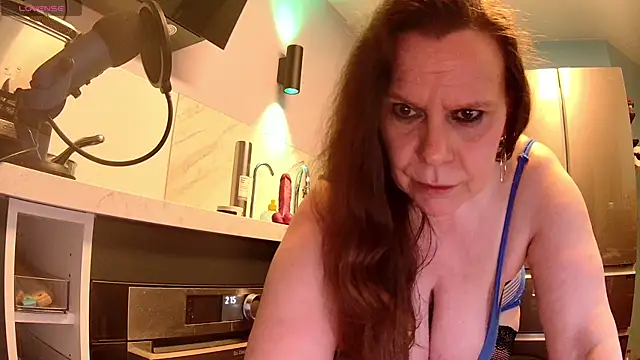 Endrocleia online show from February 19, 2025, 1:18 am