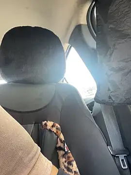 myloveforyouu online show from September 21, 2025, 3:17 pm