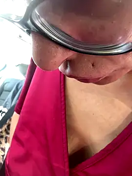 myloveforyouu online show from September 22, 2025, 3:51 pm