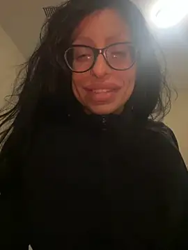 myloveforyouu online show from October 14, 2025, 2:12 am