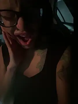 myloveforyouu online show from March 11, 2026, 2:27 am