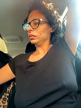 myloveforyouu online show from September 30, 2025, 1:06 pm