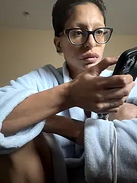 myloveforyouu online show from September 15, 2025, 2:39 pm