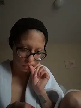 myloveforyouu online show from October 1, 2025, 1:04 pm