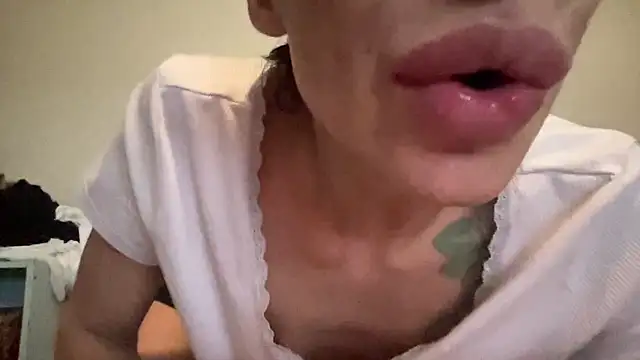 myloveforyouu online show from April 4, 2026, 12:06 am